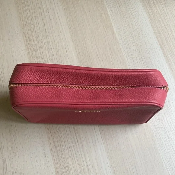 EUC Michael Kors Jet Set Charm Large Zip Travel Pouch, light berry sorbet